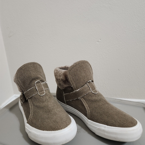 Casual Winter Shoes - Picture 2 of 4